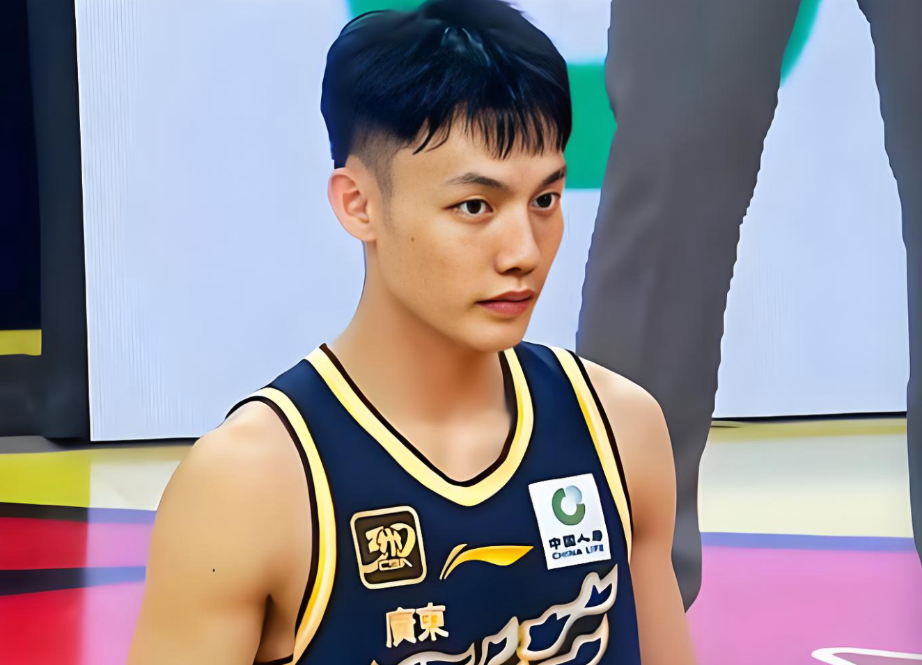 完美体育官网-不是胡明轩，也不是徐杰！广东队输40分，有一人要负主要责任